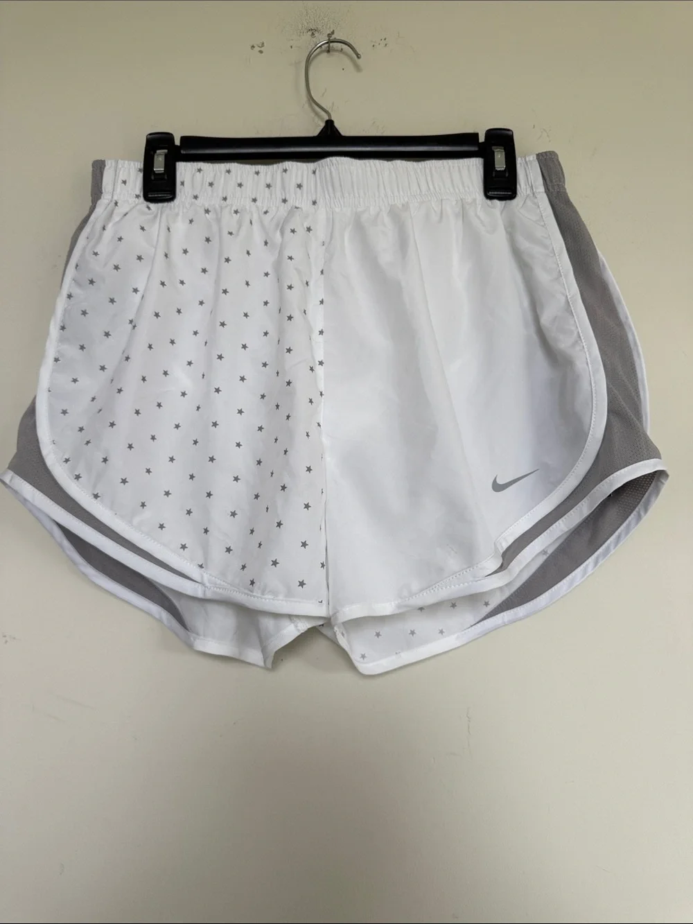 Nike Women’s White & Gray Star-Print Athletic Shorts